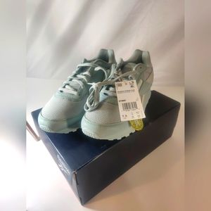 Reebok running shoe women's size 7.5 baby blue